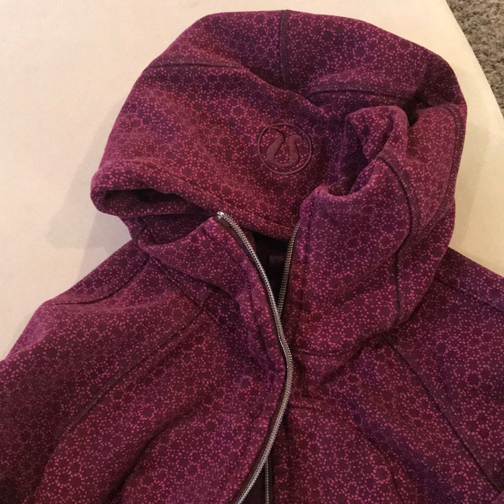 Lulu lemon scuba hoodie size 6. Maroon color.